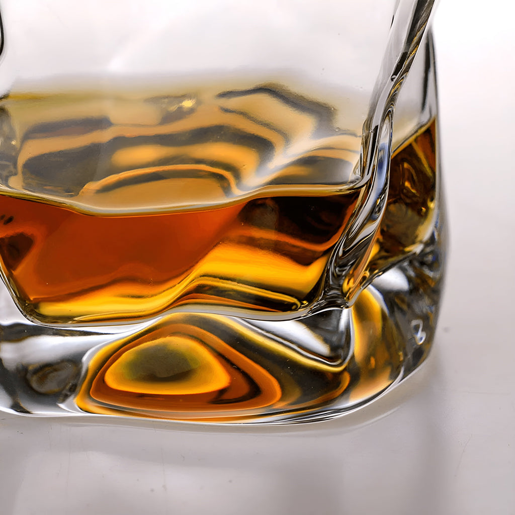Hand-Cut Whiskey Glass in Edo Kiriko Style – Unique Crumple Design