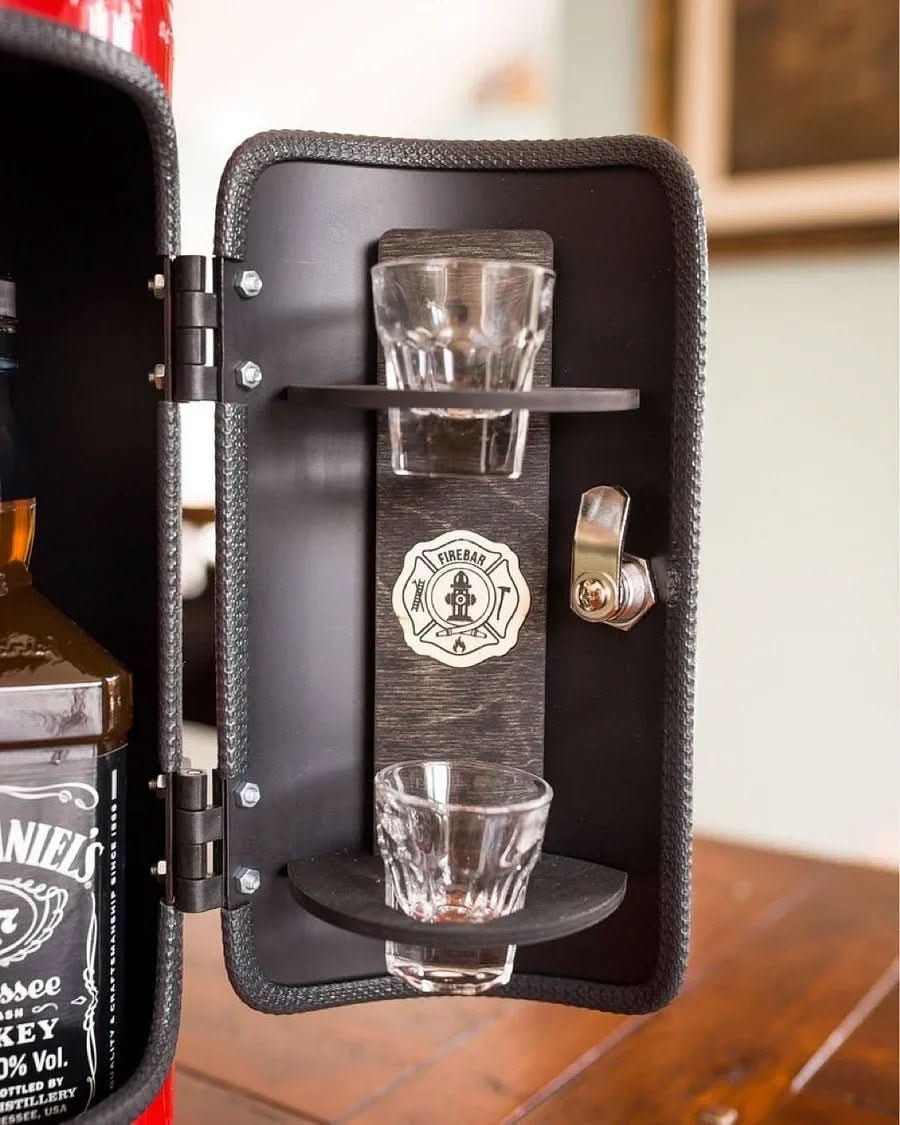 Discreet Mini Bar – Compact Drink Storage Designed as a Fire Extinguisher