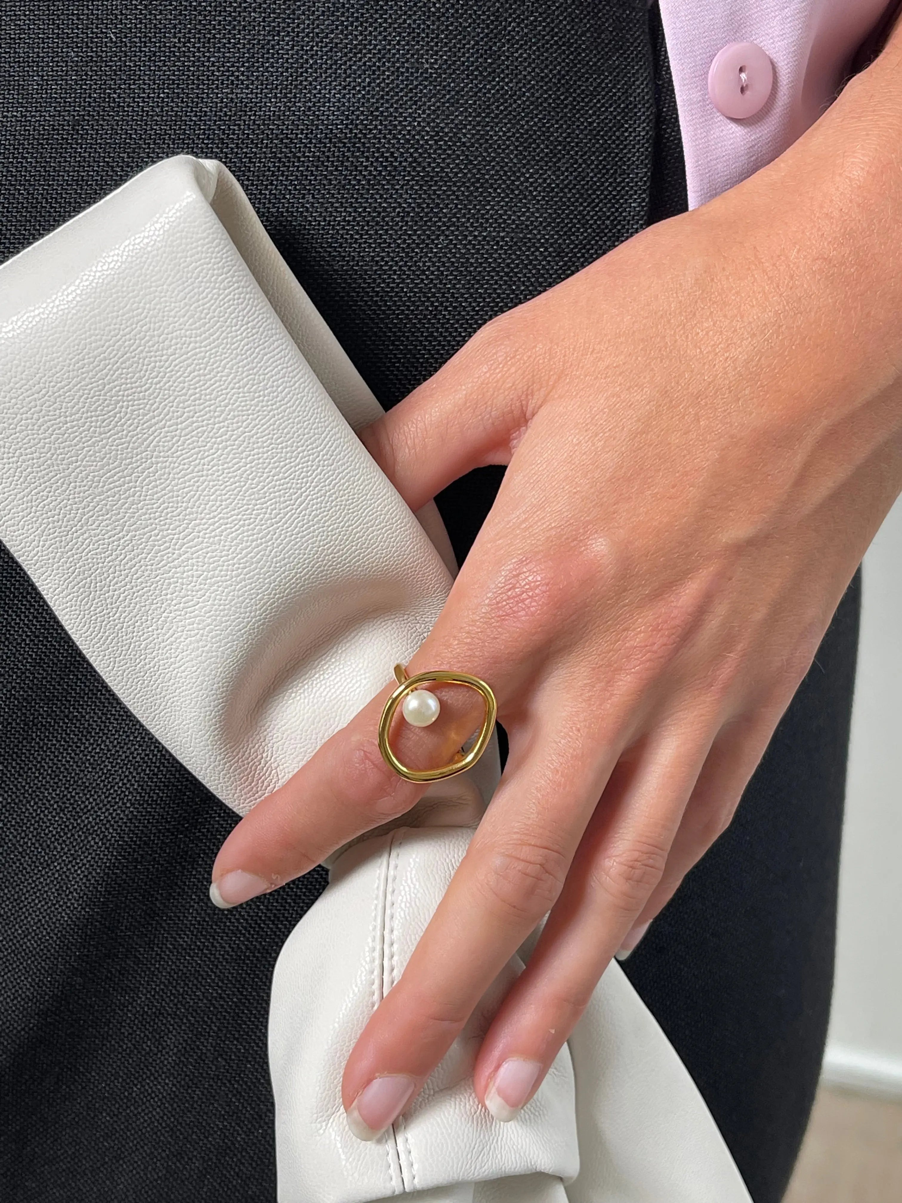 Minimalist Oval Ring | with Pearl