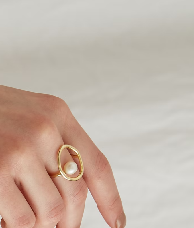 Minimalist Oval Ring | with Pearl